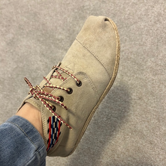 Tom’s booties - Picture 1 of 5